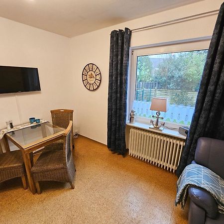 Ferienwohnungen Im Haus Ankerplatz Esens Buitenkant foto