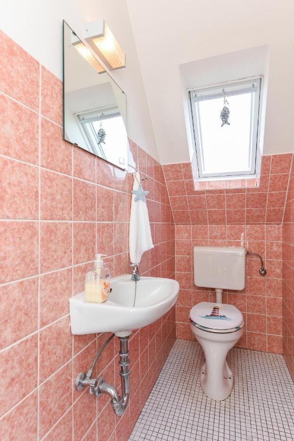 Ferienwohnungen Im Haus Ankerplatz Esens Buitenkant foto