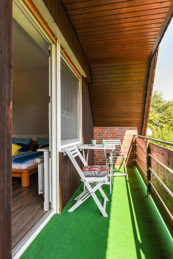 Ferienwohnungen Im Haus Ankerplatz Esens Buitenkant foto