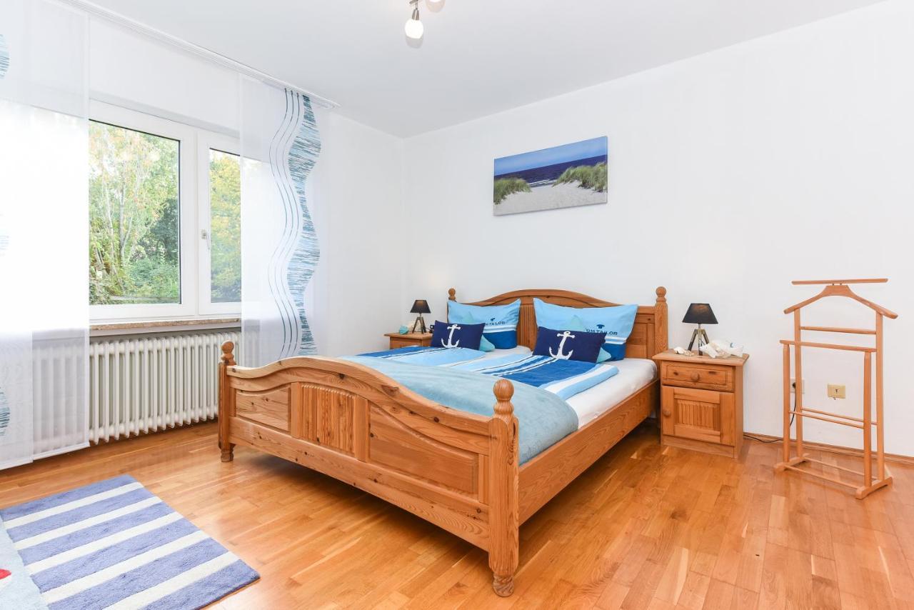 Ferienwohnungen Im Haus Ankerplatz Esens Buitenkant foto