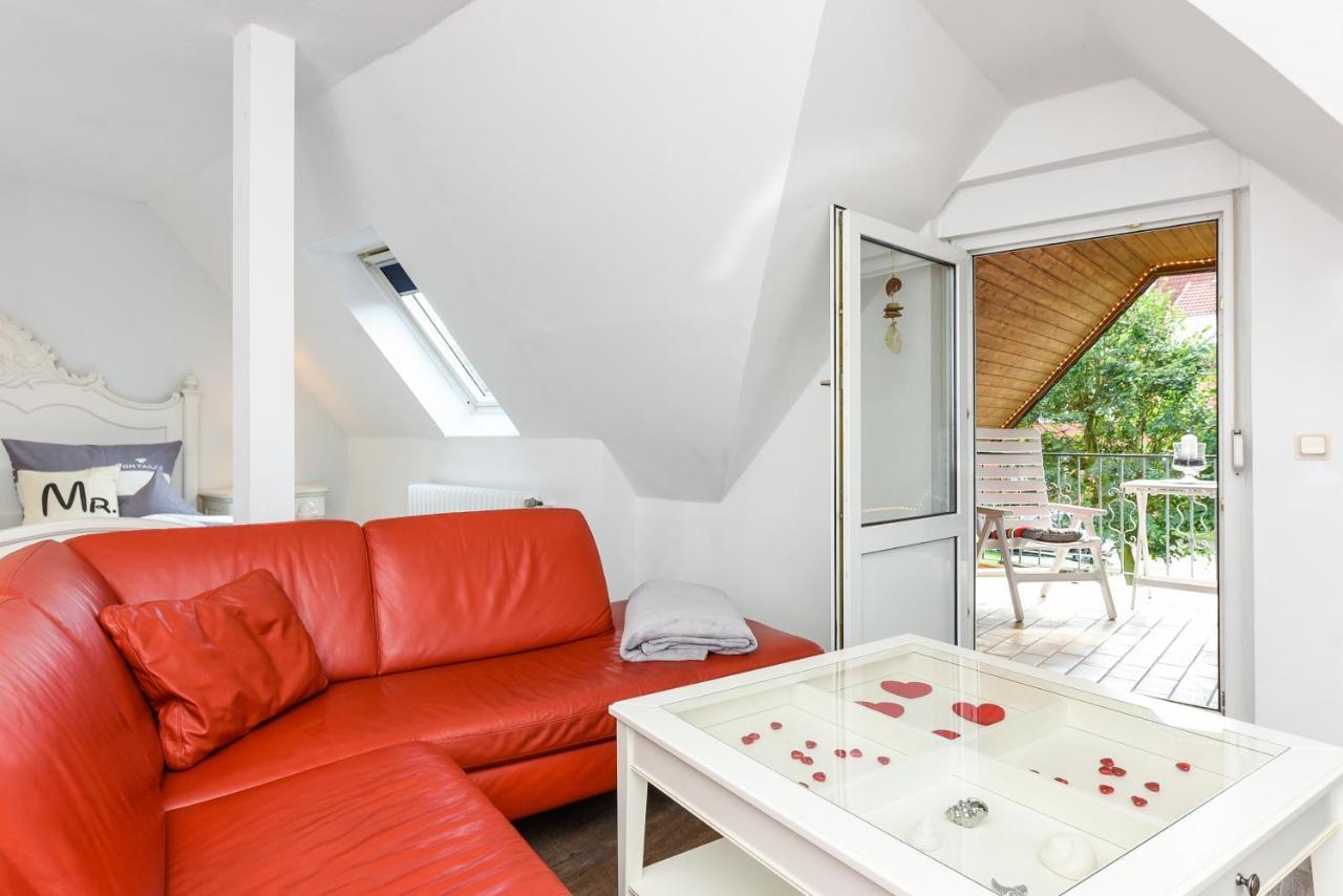 Ferienwohnungen Im Haus Ankerplatz Esens Buitenkant foto