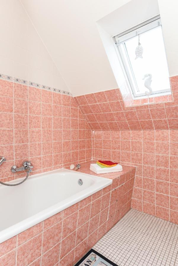 Ferienwohnungen Im Haus Ankerplatz Esens Buitenkant foto